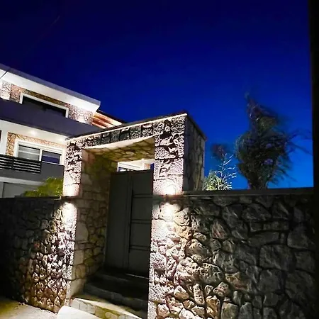Luxury Suite, Private Pool Swimming Odyssea