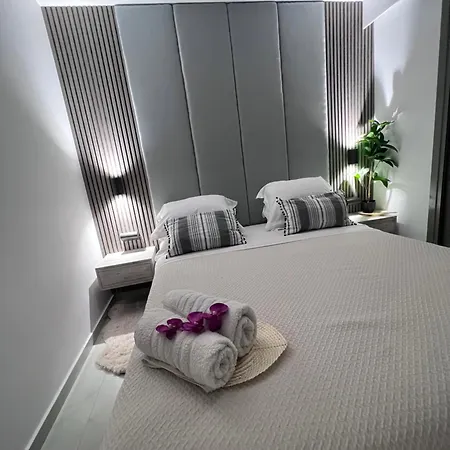 Luxury Suite, Private Pool Swimming Odyssea * Kremastí