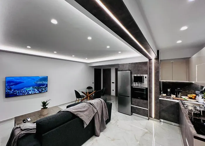 Apartment Odyssea Front *