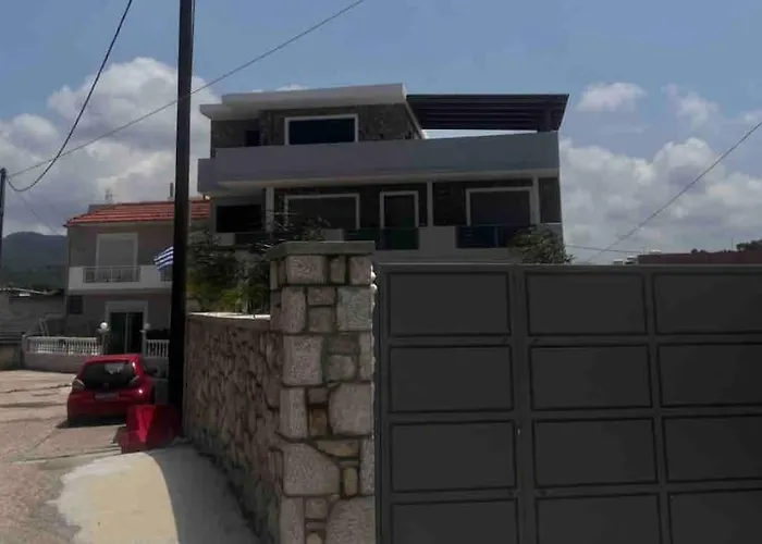 Odyssea Front Apartment